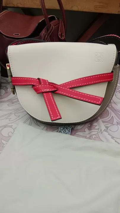 名包 / Luxury Bag · Loewe bag 商品照片